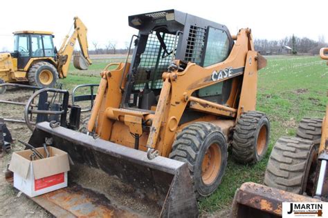 how to detach bucket on case 465 skid steer|john deere 314g skid steer bucket.